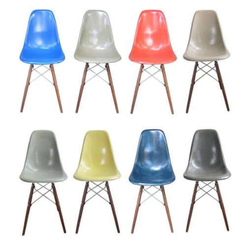 Eames famous simple organic fiberglass chair - 1950s organic shapes example