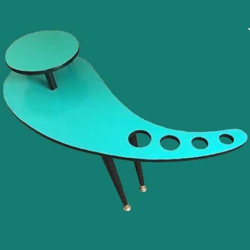 Organic geometric shaped end table with cup holders