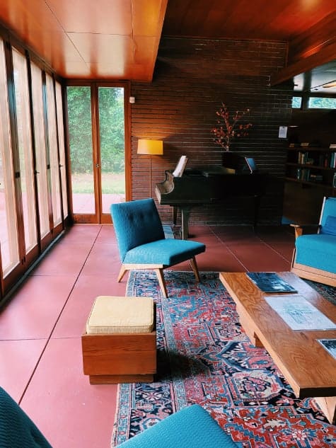 Authentic Mid Century Homes had expressive decor. Pop of bright color or geometric shapes helps with distinctive style